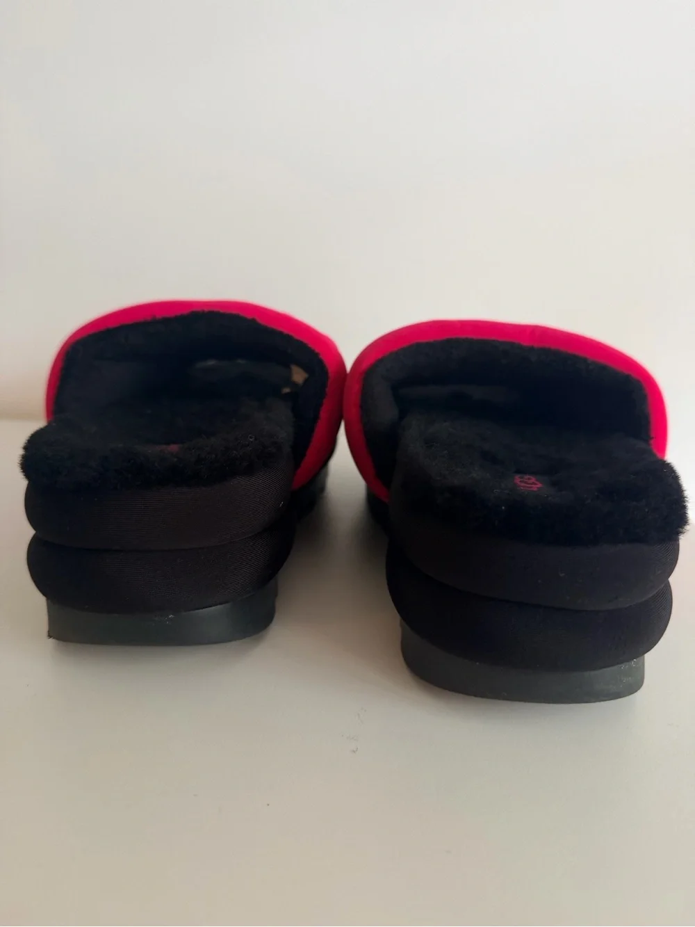 Ugg Maxxi Platform Slide Sandals - Hot Pink size 9